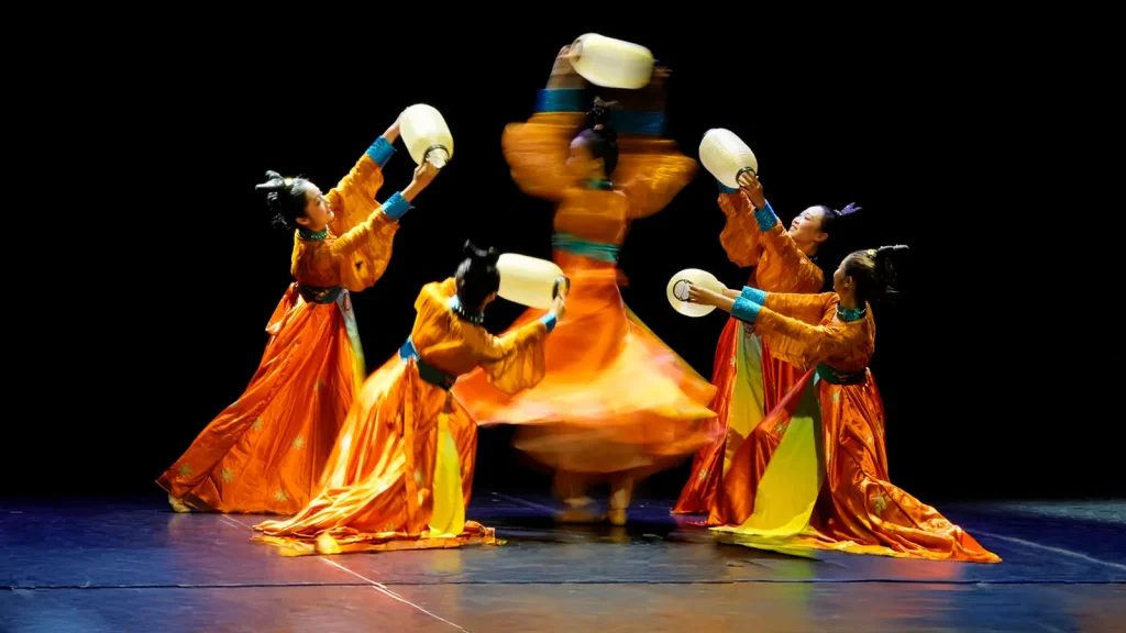 Celebración luminosa - danza china