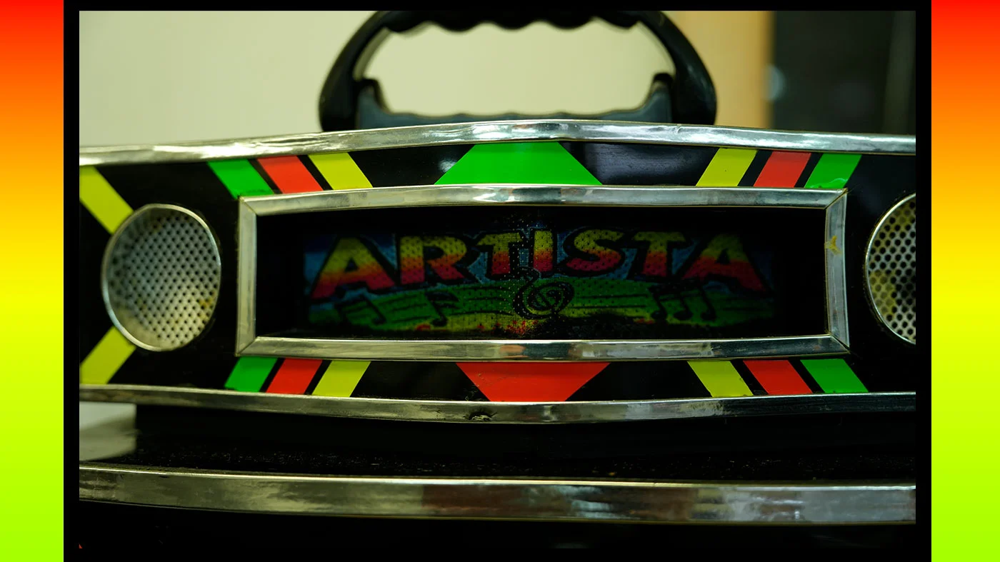 Picó el artista